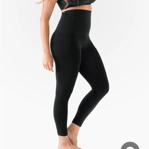 Belly Bandit - Mother Tucker postpartum support leggings size Small